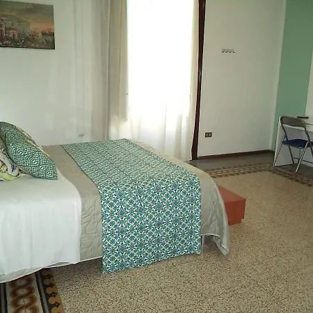 Locami Holiday&rooms Stabile 105 Bed & Breakfast *