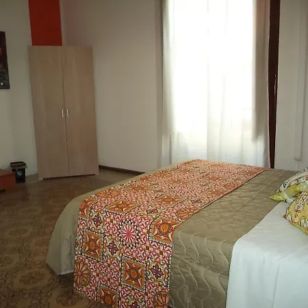 Locami Holiday&rooms Stabile 105 Bed and breakfast *